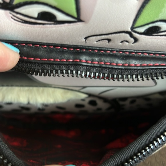 Disney Loungefly Cruella DaVille Mini Backpack - Picture 6 of 6